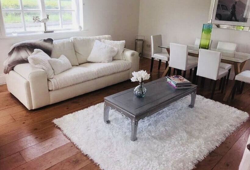 The Chapel By Platinum Retreats