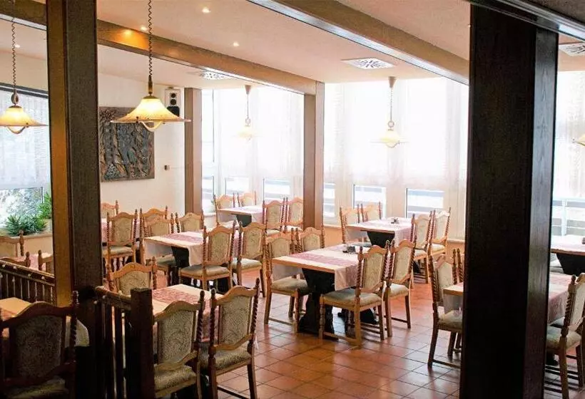 Waldhotel Feldbachtal