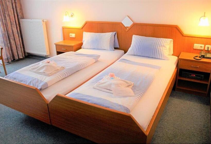 Waldhotel Feldbachtal