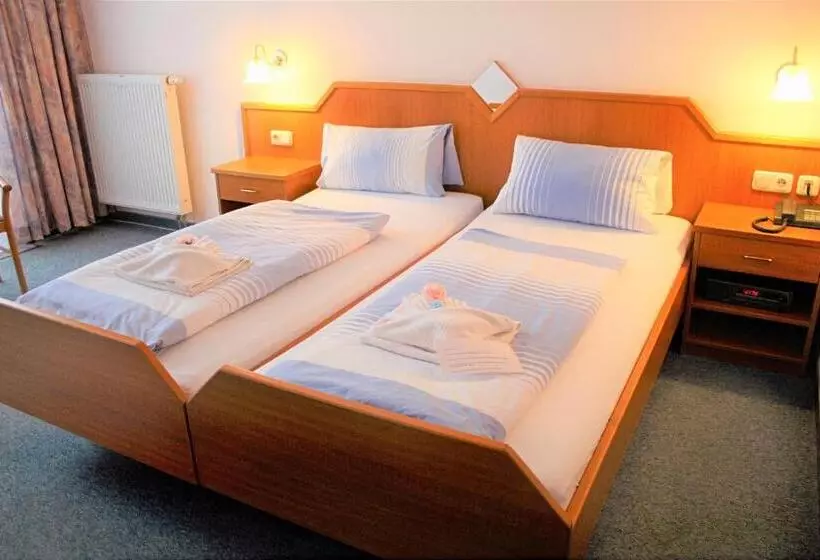 Waldhotel Feldbachtal