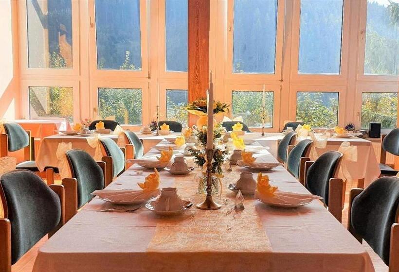 Waldhotel Feldbachtal