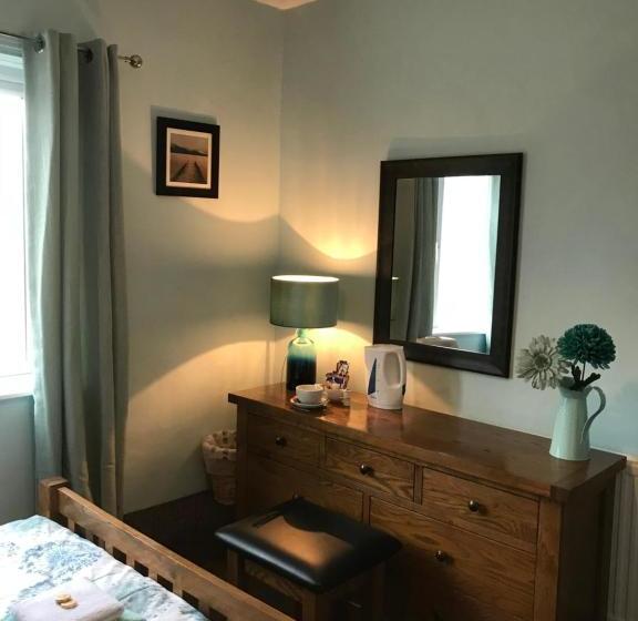 旅馆 The Lobster Pot