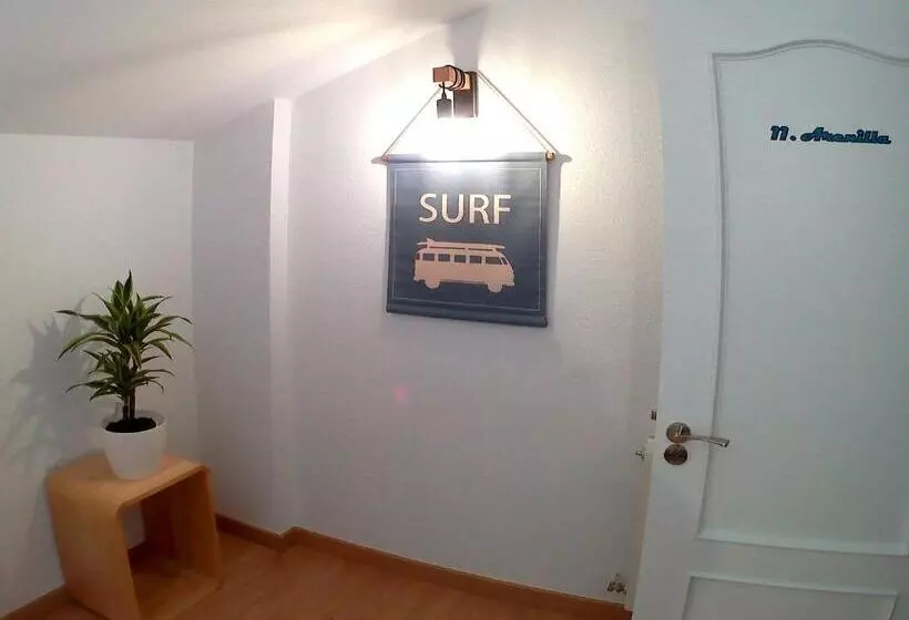 ベッドアンドブレックファースト Somo Surfskate Hostel
