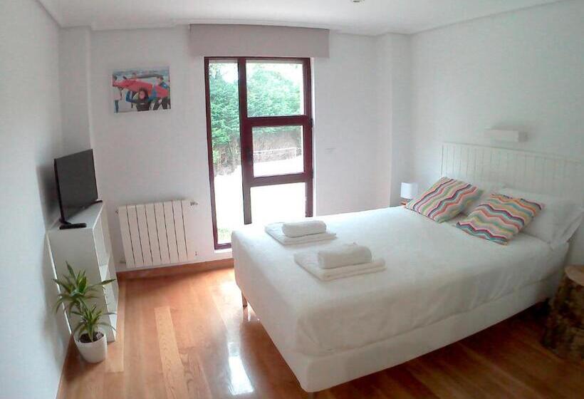 مبيت وإفطار Somo Surfskate Hostel