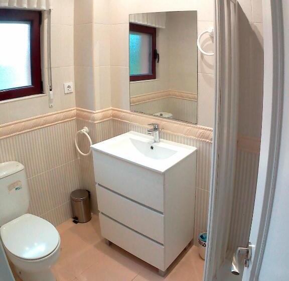 مبيت وإفطار Somo Surfskate Hostel