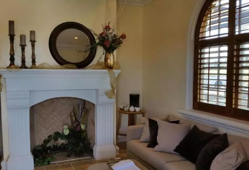 Aamiaismajoitus (B&B) Thorn Hill Vineyards Villa Suites