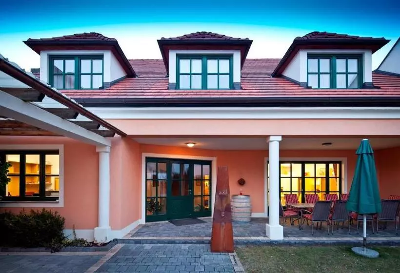 Aamiaismajoitus (B&B) Weingut Und Gästehaus Berger