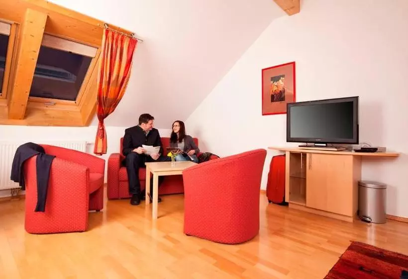 Aamiaismajoitus (B&B) Weingut Und Gästehaus Berger