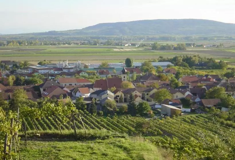 Aamiaismajoitus (B&B) Weingut Und Gästehaus Berger