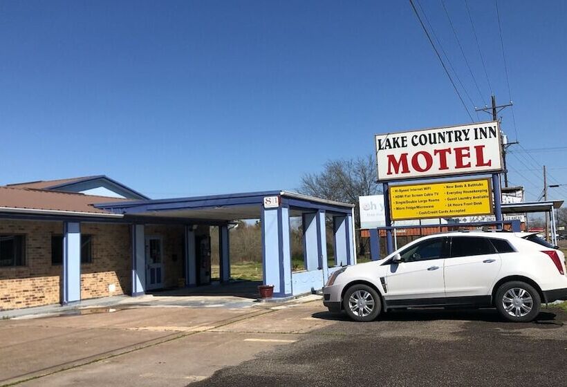 فندق على الطريق Lake Country Inn