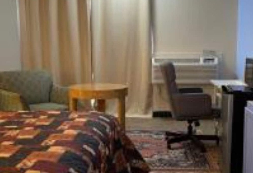 فندق على الطريق Lake Country Inn