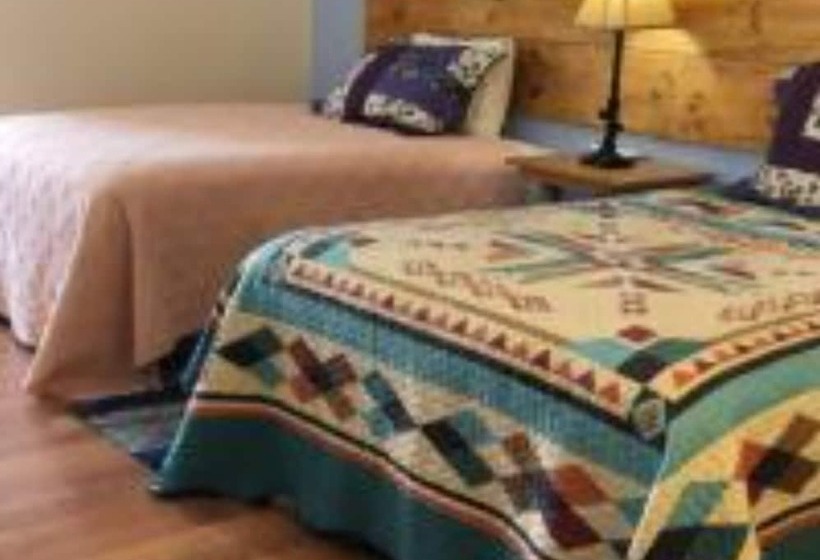 فندق على الطريق Lake Country Inn