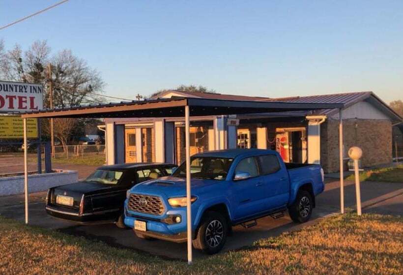 فندق على الطريق Lake Country Inn
