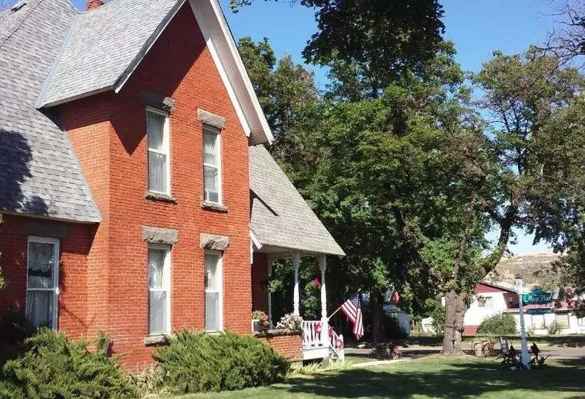 The Mays Place Bed And Breakfast