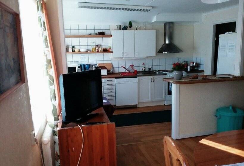 Vandrarhemmet Hammar   Hostel