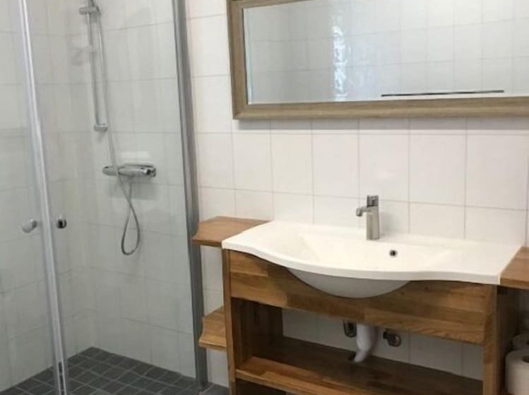 Vandrarhemmet Hammar   Hostel