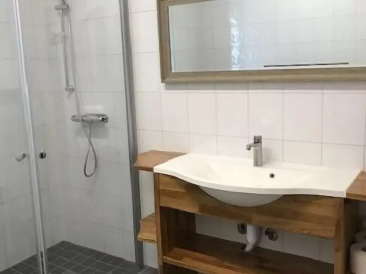 Vandrarhemmet Hammar   Hostel