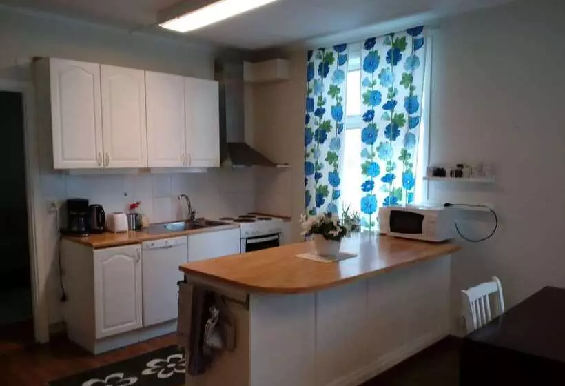 Vandrarhemmet Hammar   Hostel