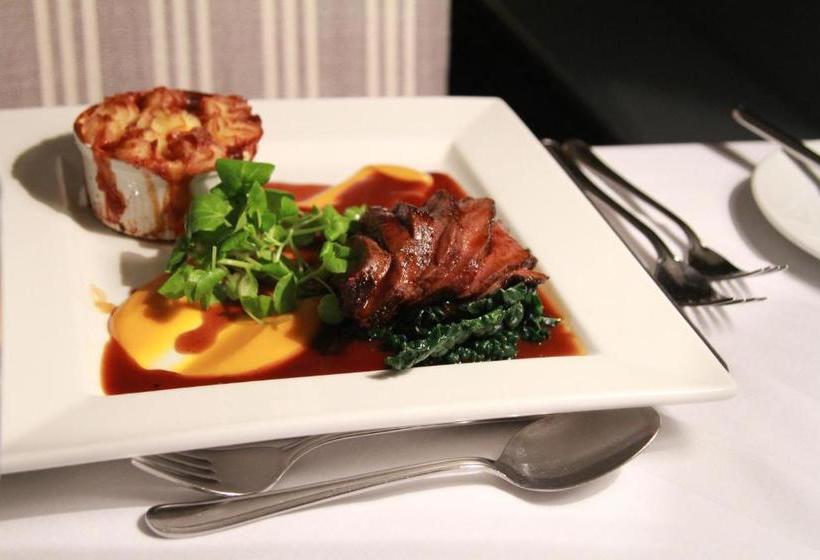 فندق صغير The Brownlow Arms Inn