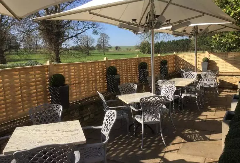 Retkeilymaja The Brownlow Arms Inn