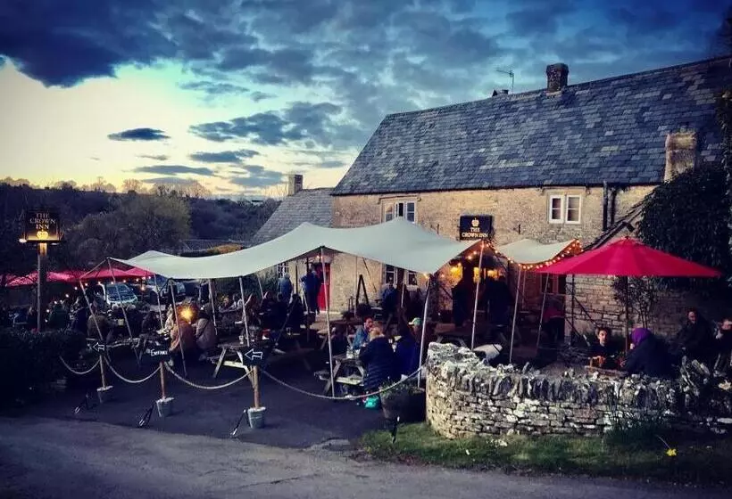 Retkeilymaja The Crown Inn