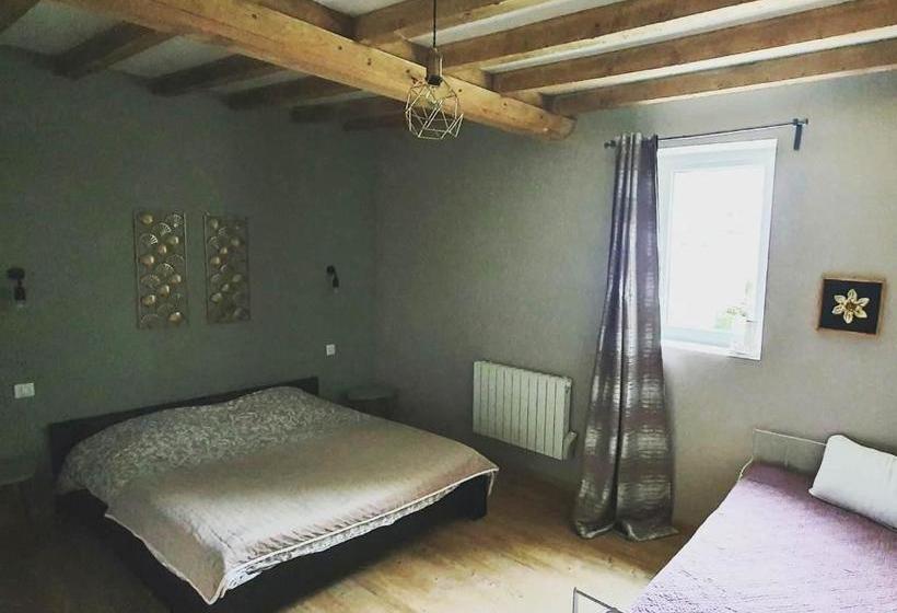 Bed And Breakfast Au Champ Du Douits