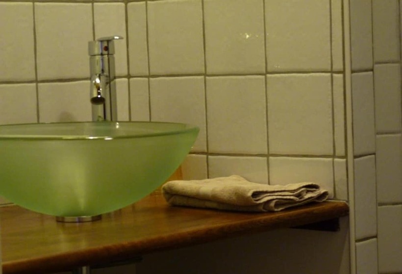 مبيت وإفطار Chambres D Hôtes Le Chateau Rouge