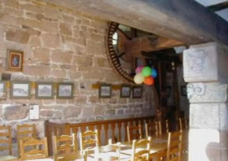 Aamiaismajoitus (B&B) Ferme Auberge Du Moulin Des Sept Fontaines