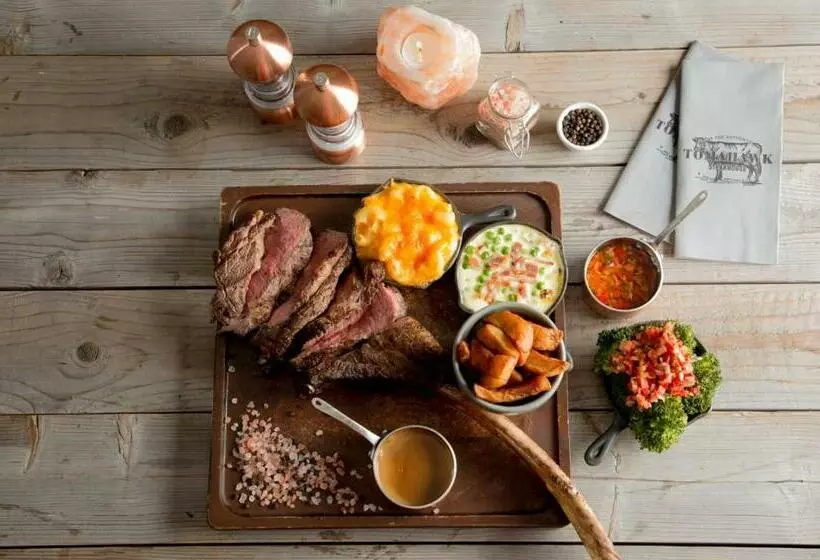 ベッドアンドブレックファースト Tomahawk Steakhouse Potto