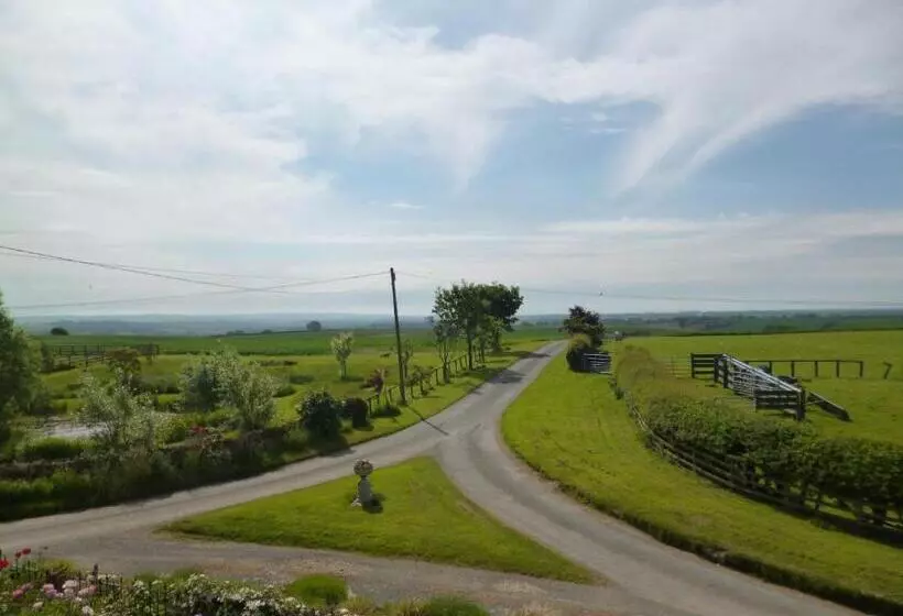 Hall Farm Bed & Breakfast