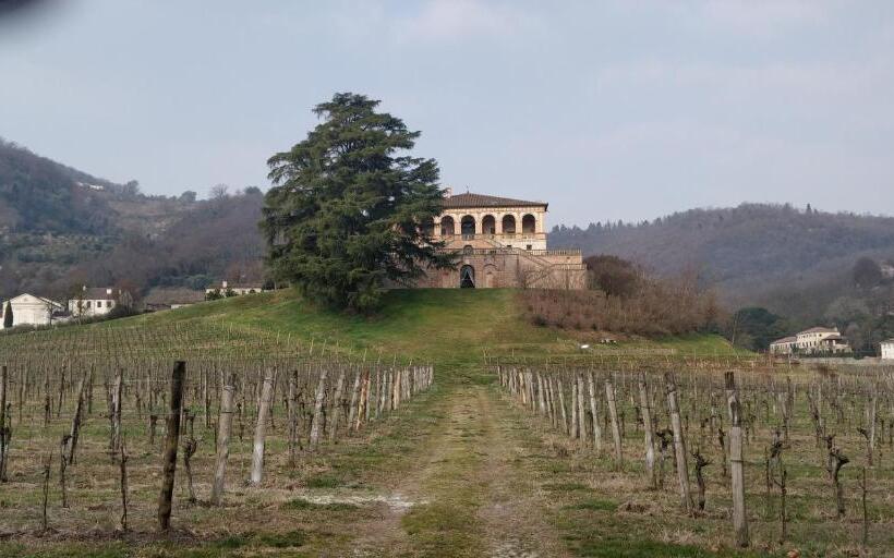 בית מלון כפרי Agriturismo L Albara   Wines, Pool & Spa