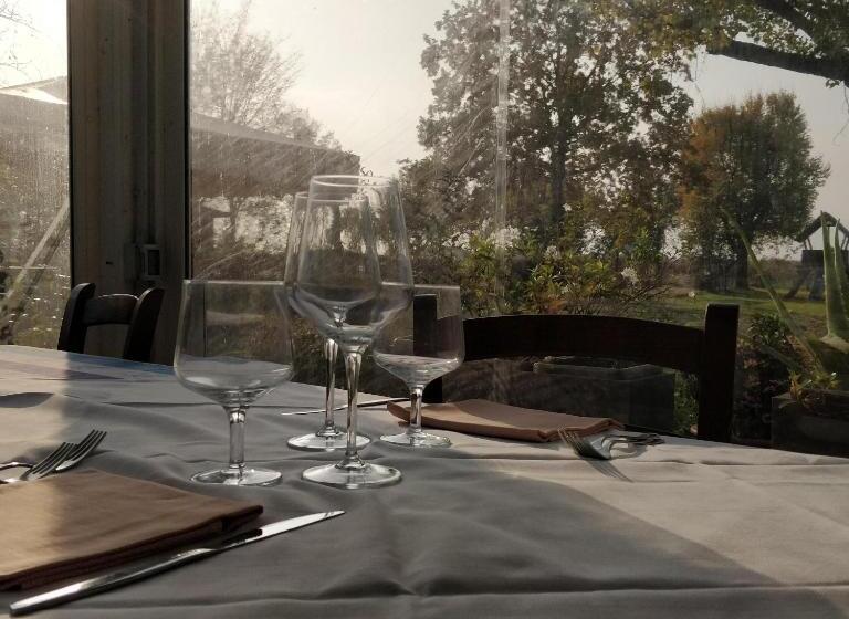 בית מלון כפרי Agriturismo L Albara   Wines, Pool & Spa