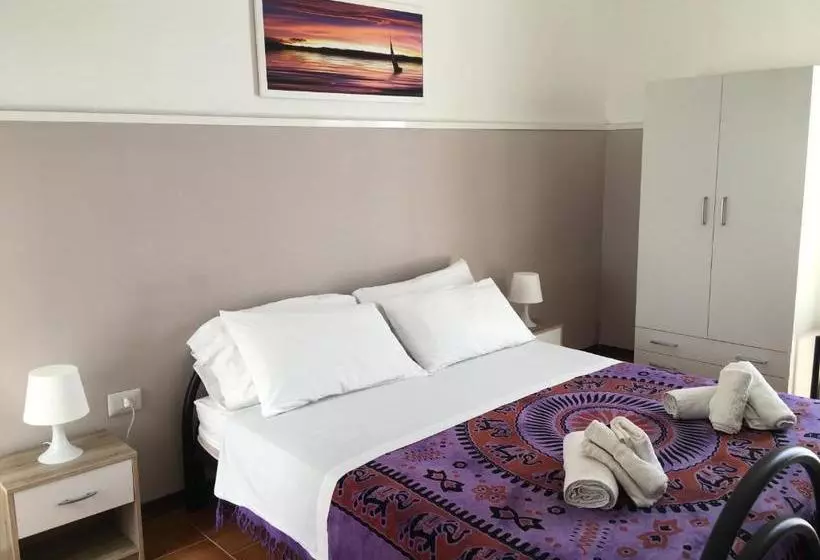 カプセルホテル Cimalù By Lampara