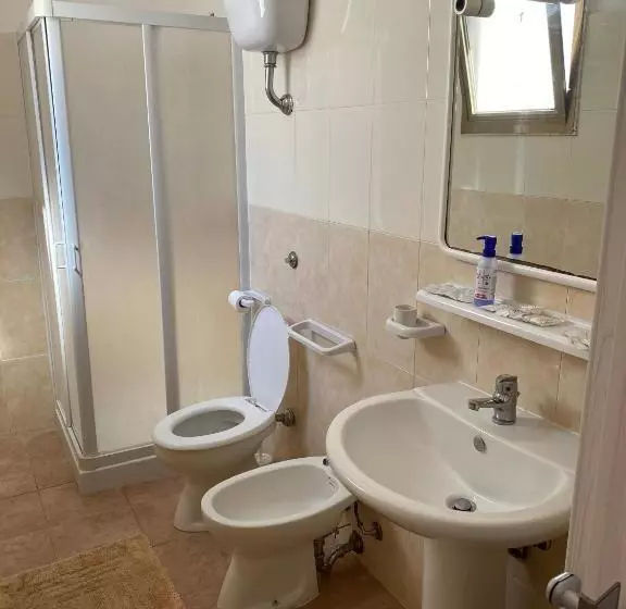 カプセルホテル Cimalù By Lampara