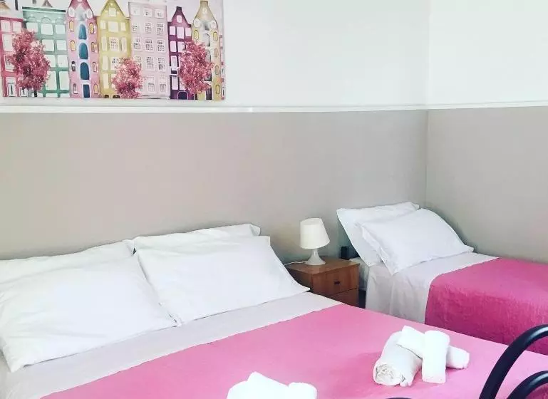 カプセルホテル Cimalù By Lampara