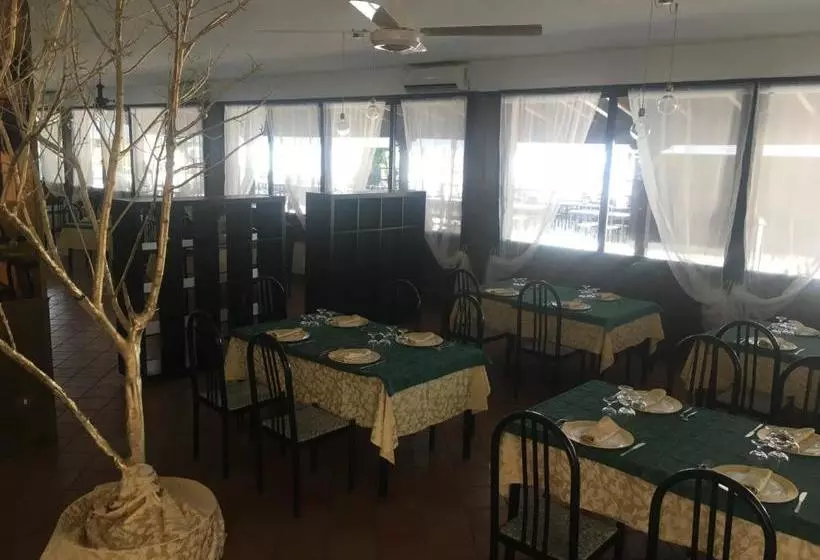 カプセルホテル Cimalù By Lampara