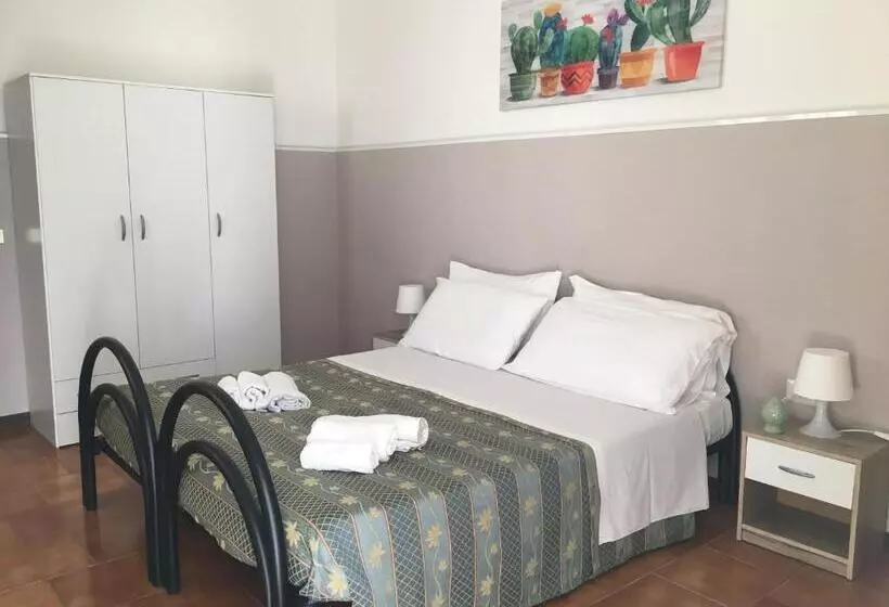 カプセルホテル Cimalù By Lampara