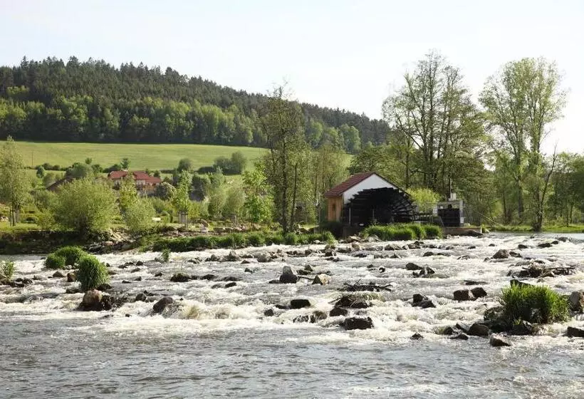 Hotelli Gasthof Zum Bäckerwirt