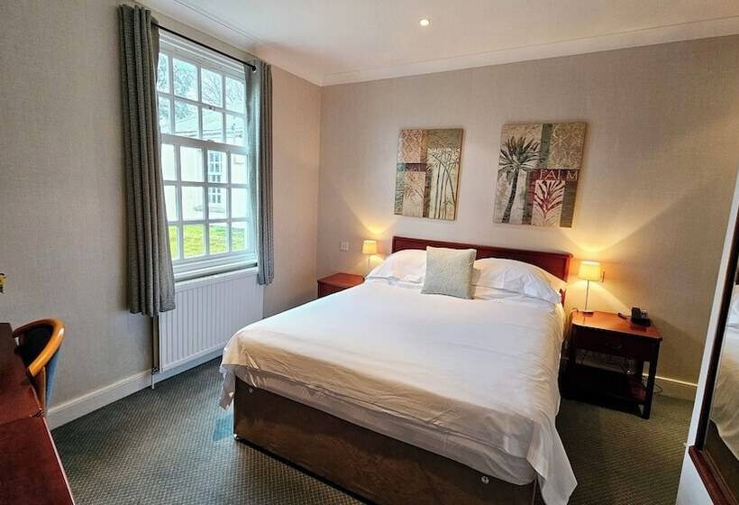 فندق Stoke Lodge