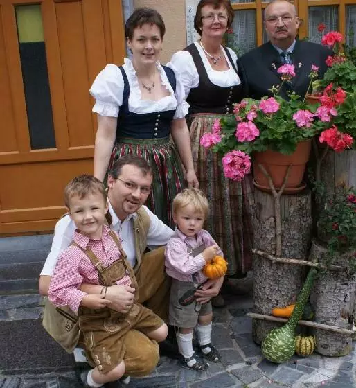 Majatalo Gasthof Zur Kirche