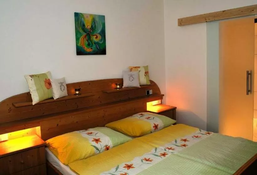 Majatalo Gasthof Zur Kirche