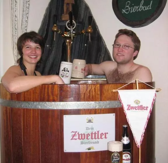 Majatalo Gasthof Zur Kirche