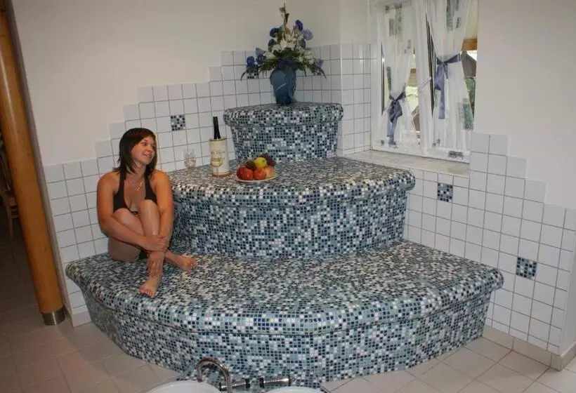 Majatalo Gasthof Zur Kirche