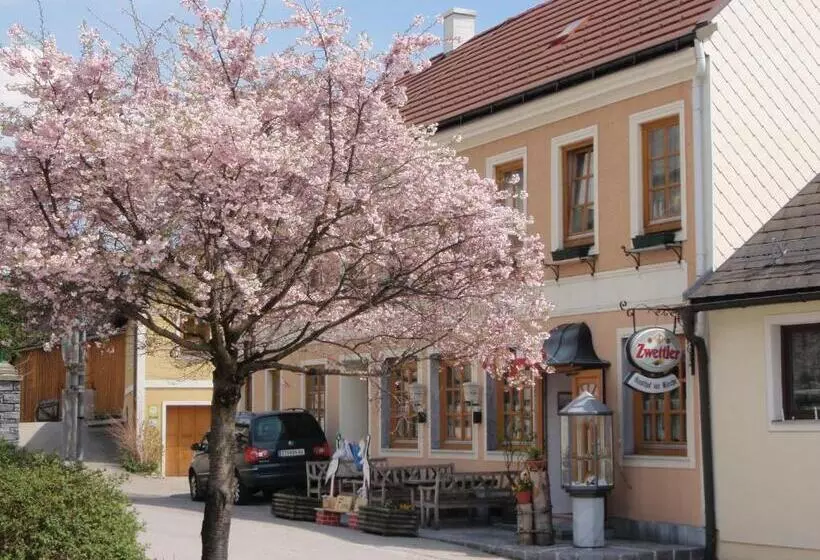Majatalo Gasthof Zur Kirche