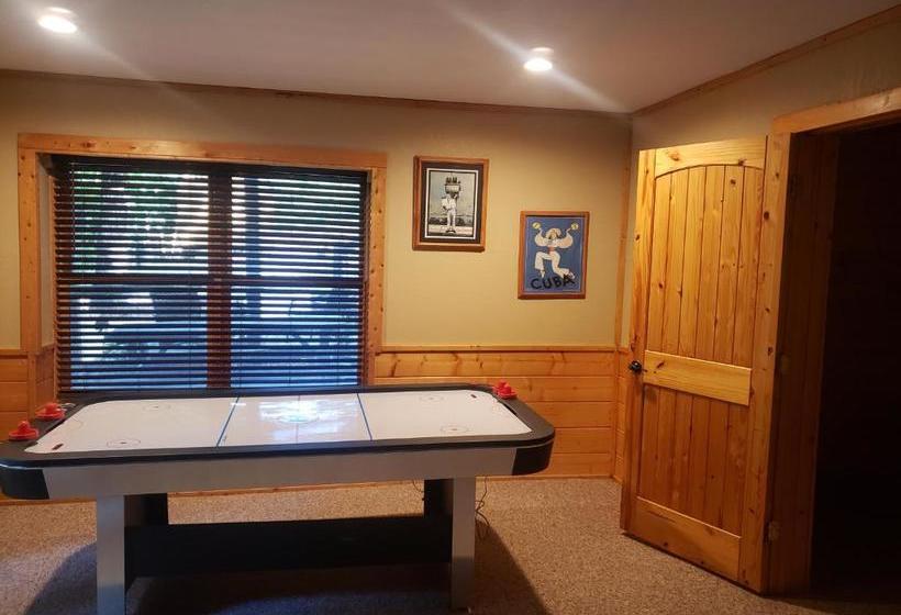 بنسيون Todd Escape