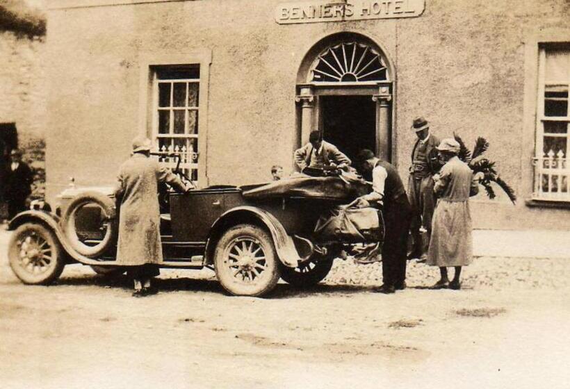 Dingle Benners Hotel