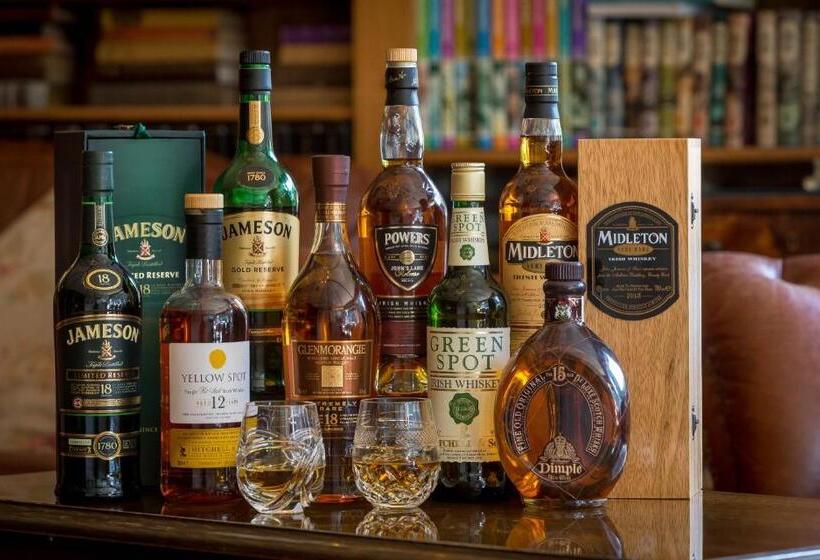 Dingle Benners Hotel