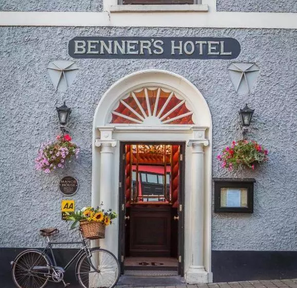 Dingle Benners Hotel
