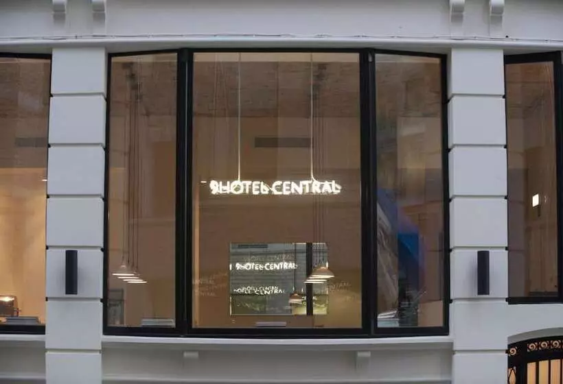 9hotel Central