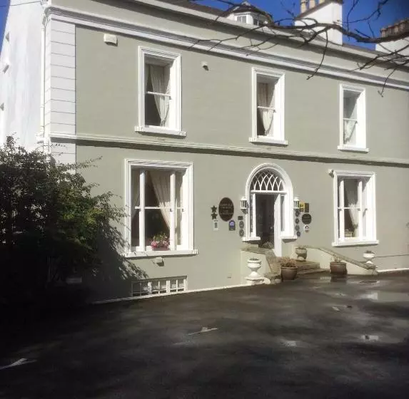 فندق Barrowville Guest House